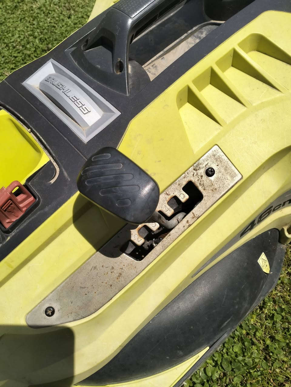 1- حاشوشة شحن حجم كبير مع باتري كبير يكفي لفترة تشغيل طويلة  مع المحولة كاملة شغالة جاهزة نظيفة السعر 90 الف دينار

2- حاشوشة كهرباء بالة الماني شغالة جاهزة السعر 60 الف دينار 
العنوان 
حي الشهداء  جيران صالون ريماس
بالقرب من اسوا سلام 
تخلي ببت طارق الگرمان بظهرك وتطلع عدل
رقم الموبايل ***********
ابراهيم حسن الصالح ابو بسام
