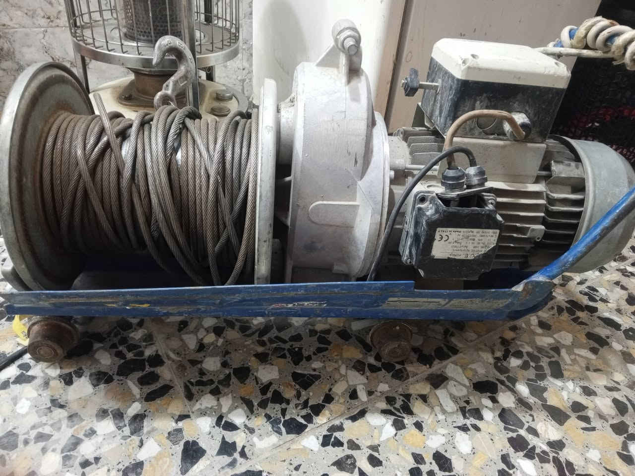 عندي موطور ونج يطالي للبيع السعر ٣٥٠ بغداد التاجي ***********
