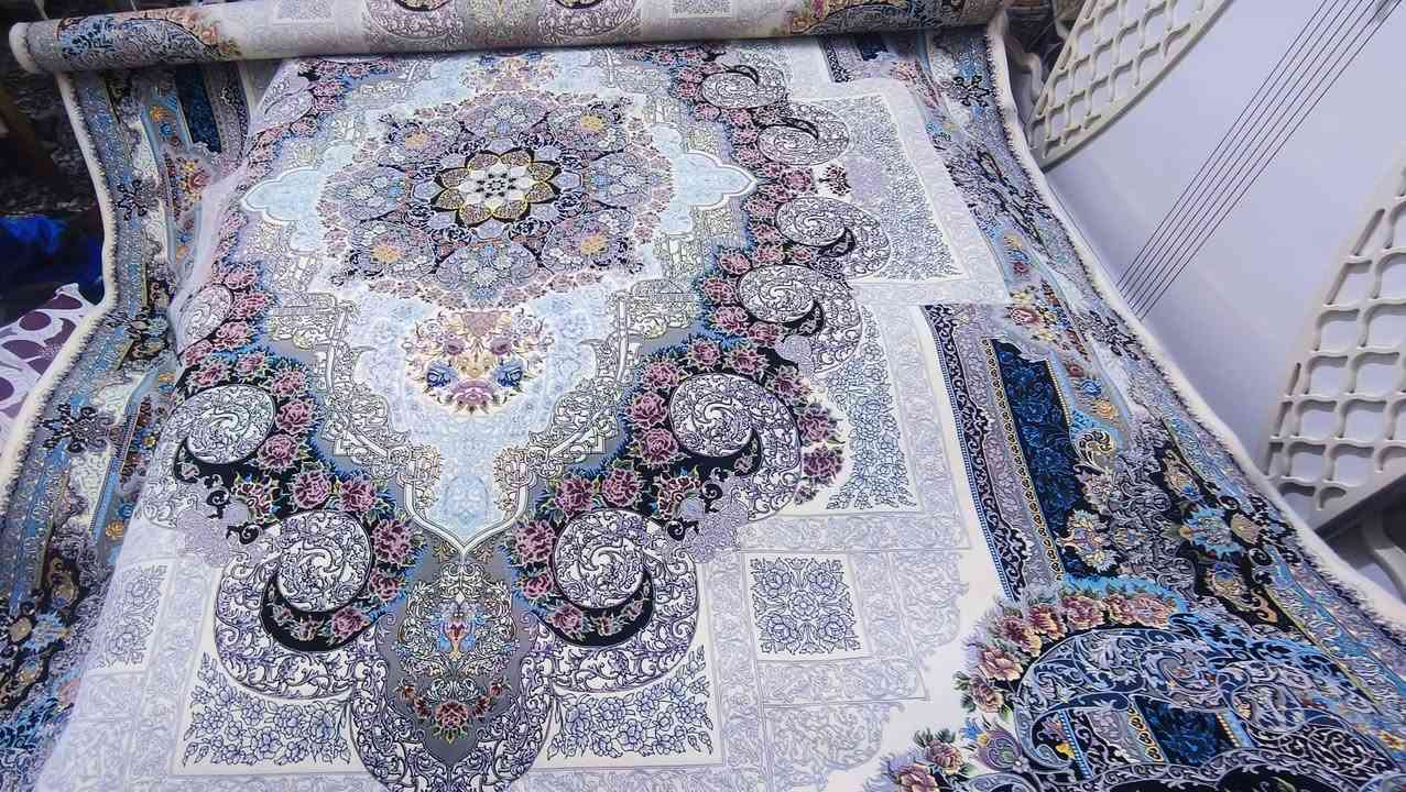 السلام عليكم زوليه للبيع كاشان مكينه جديده حجم 3×4
غير مستخدمه  1200 شانه 
للتواصل ***********
