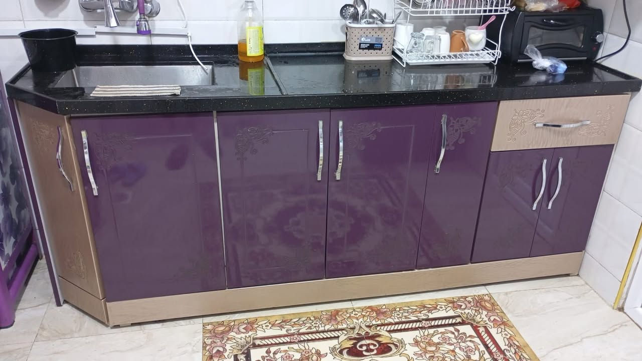 الارضي أبعاده 2.22*90**60
المعلق ابعاده 2.22*80*37
السعر 600 
الخارج ام دي اف والداخل المنيوم ما بي كل ضرر
العنوان الحرية


**إذا كنت صاحب هذا الإعلان وتريد حذفه لأي سبب، رجاءا أرسل رسالة إلى الدعم الفني**