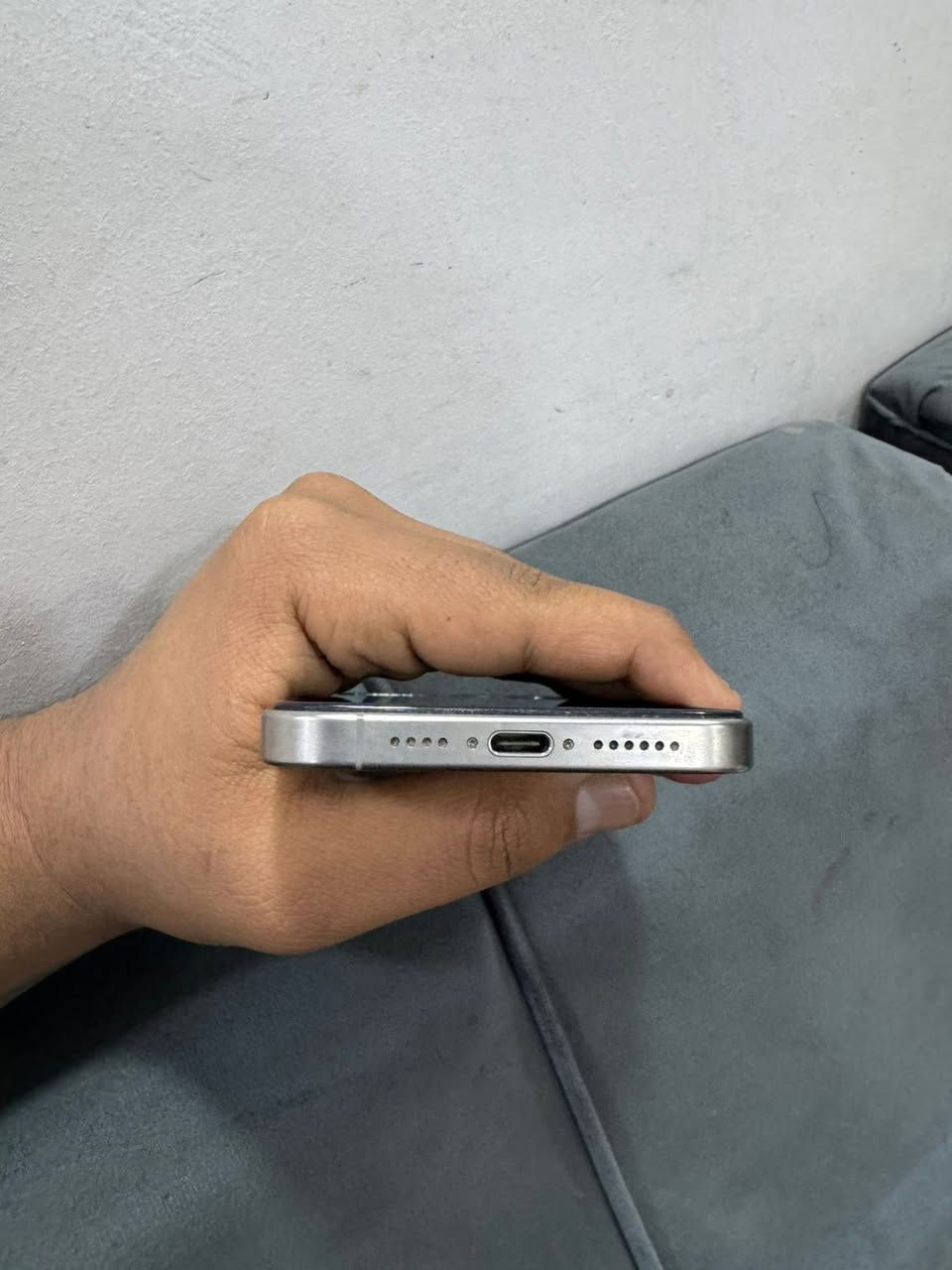 ايفون 15 برو ماكس ذاكره 256 بطارية🔋86 بلادي ع وضع شركة شخط مابي للتواصل ***********
