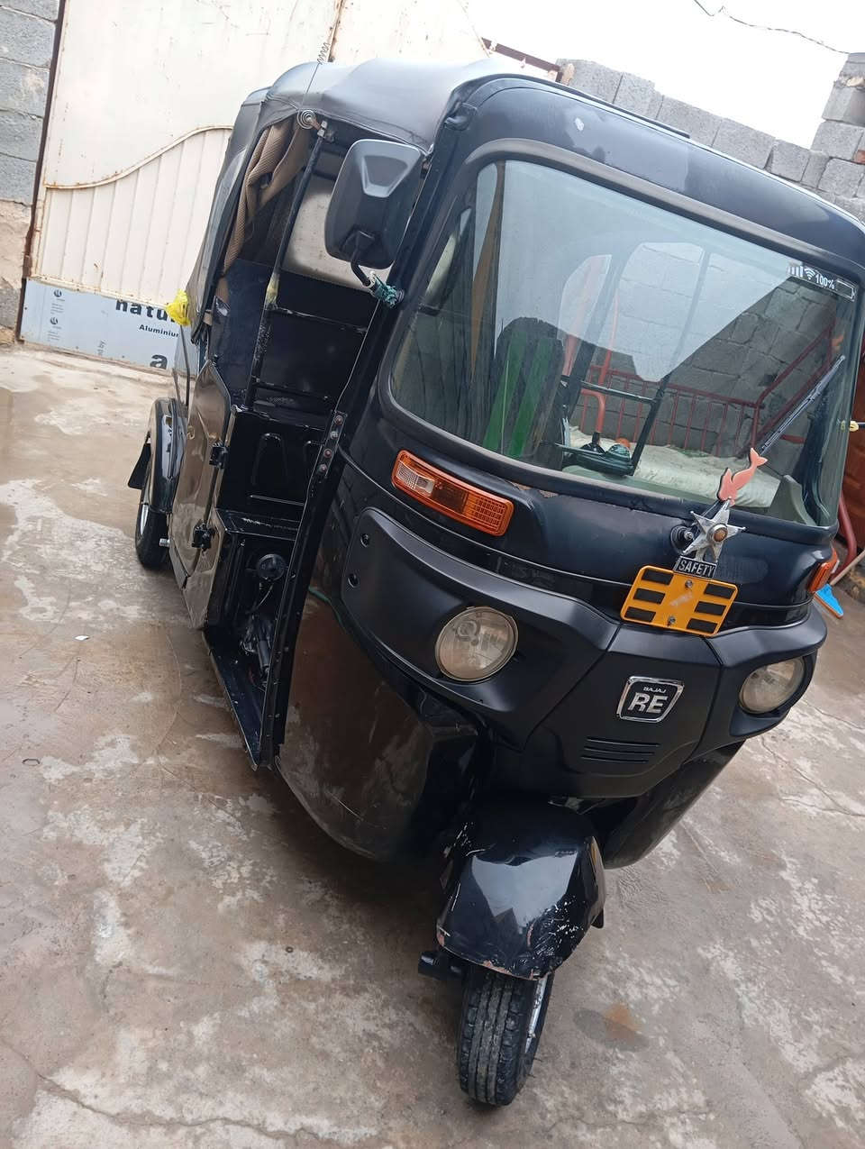 تكتك البيع 22شهر 10 بيه ضربه يم البك اليت حار مكينه مجفته شريكه والباقي كفاله رقم وسط مداور ذاني يوم مكاني خياس ماكو  رفاعي سعر 8250 وبيه مجال بصيط الشراي ***********
