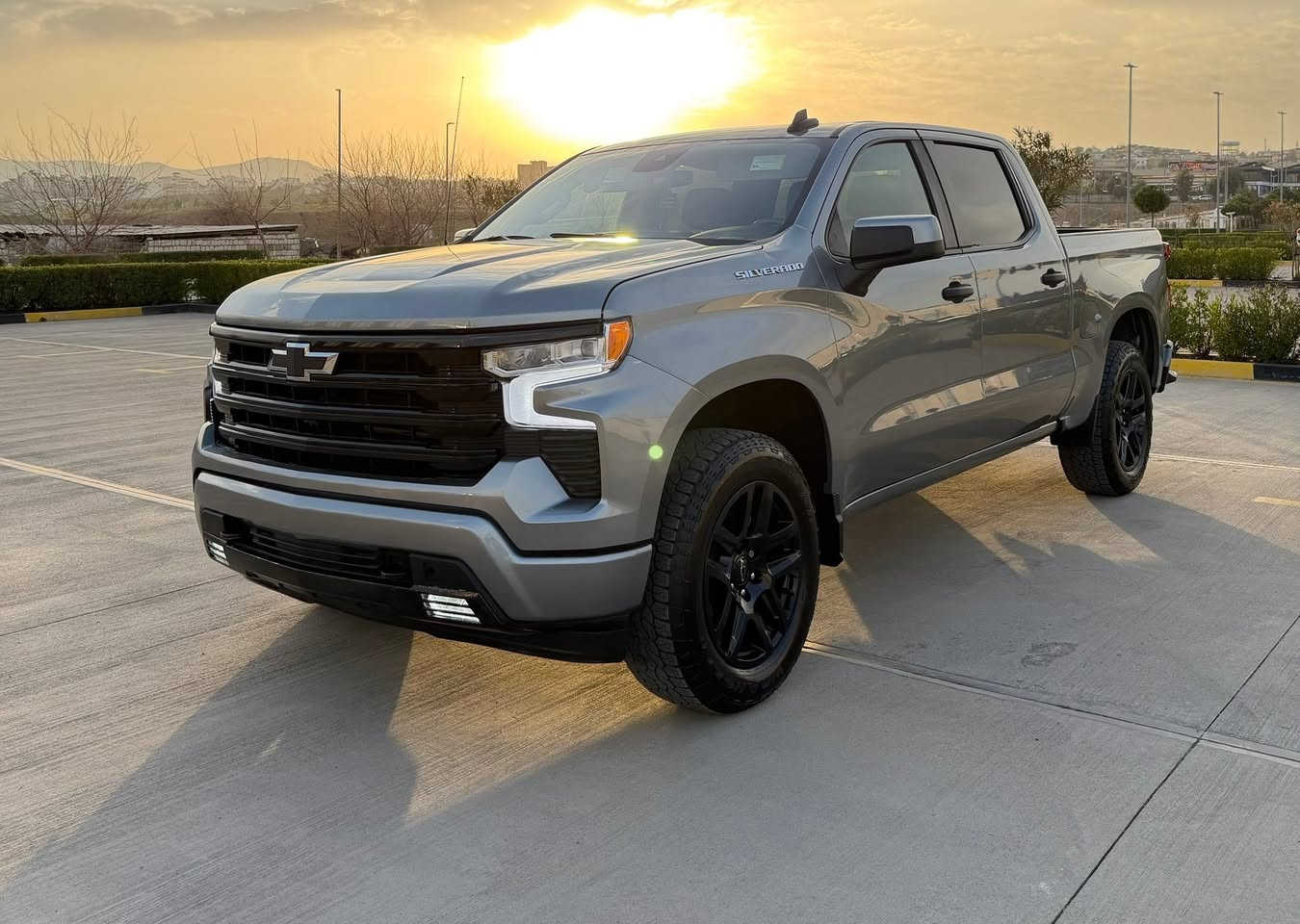 CHEVROLET SILEVARDO  2024
CUSTOM - 4 X 4 

٤ سلندر حجم ٢٧٠٠٠ توربو 
ماشیة ٢٠ الف میل 

‏قطعتين ونص جانبي سبغ 
امامي و خلفي كبس 
1GCPDBEK6RZ226223 شانسی 

ایرباك ستیرن و بردات سیستم 

كیر و محرك و كهرباي بشرط 

بدون رقم موقت , كاتي , شرط رقم 

السعر ٢٤٥ ورقة 
 
٠ ٠ ٠ ١  ٤ ٠ ٢ ٠ ٧ ٧ ٠ 
للبیع فقط 
#سلیمانیة
