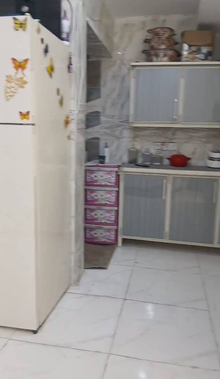للبيع /دار مساحة 100م طابقين
متوفر كل الخدمات تبليط ماء وكهرباء قرب مدرسة /
خط كوسترات الموقع كركوك
حي البدر زراعي
السعر 72 مليون بي مجال
***********
