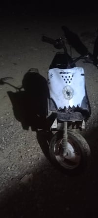 نحله • يمشي • تيا ورا