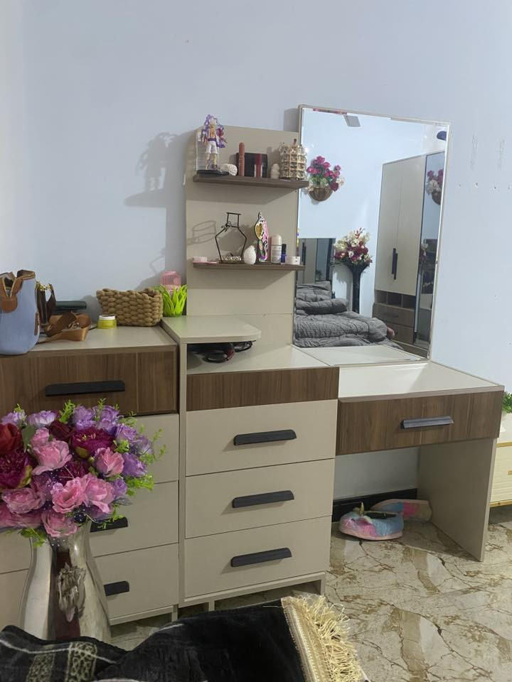 السلام عليكم للبيع بعدها جديده السعر مليون و100 الشراي يتصل ***********
