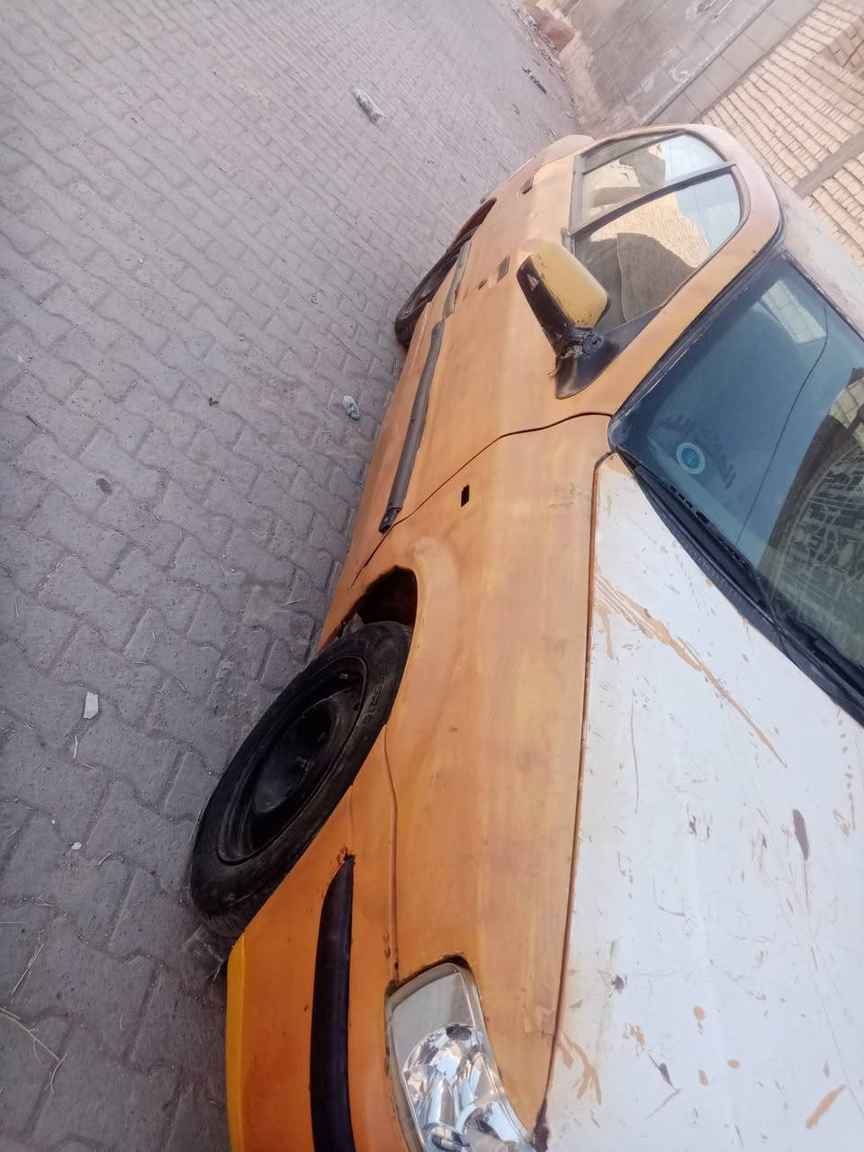 سياره سمند للبيع موديل ١٠ راعيها موجود  عليها هيئه وغرامات ماعرف شكد علمشتري رقم مثنئ ابيع كوم حديد السعر١٥ ورقه *********** مكان السياره قضاء البدير وقصد هم ترهم ونص ونص شرط من سكنة البدير تعال واقتنع وافحص
