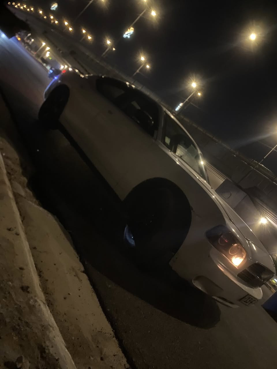 سلام عليكم
جارجر موديل ٩ رقم انكليزي ميسان مشروع وطني تحويل ثاني يوم سنويه جديده 
سياره جاهزه لاخير كير مكينه حداديه تخم تاير تبريد 
سياره مانقصه برغي عده جامه الخلفيه 
مصبوغه عام تغير لون من فيلي الا ابيض 
مكينه ٣٥٠٠ كفاله 
داخل جديد بمعنه الكلمه شاشه او كامره دواره 
حادثه جاملغ امامي ومصلخ نفسه بذون دواخل 
مكاني حله ناحيت نيل رقمي *********** 
بي واتساب بيع او مراوس اب اقل منها معروضه اب ٨٠ وبيه مجال
