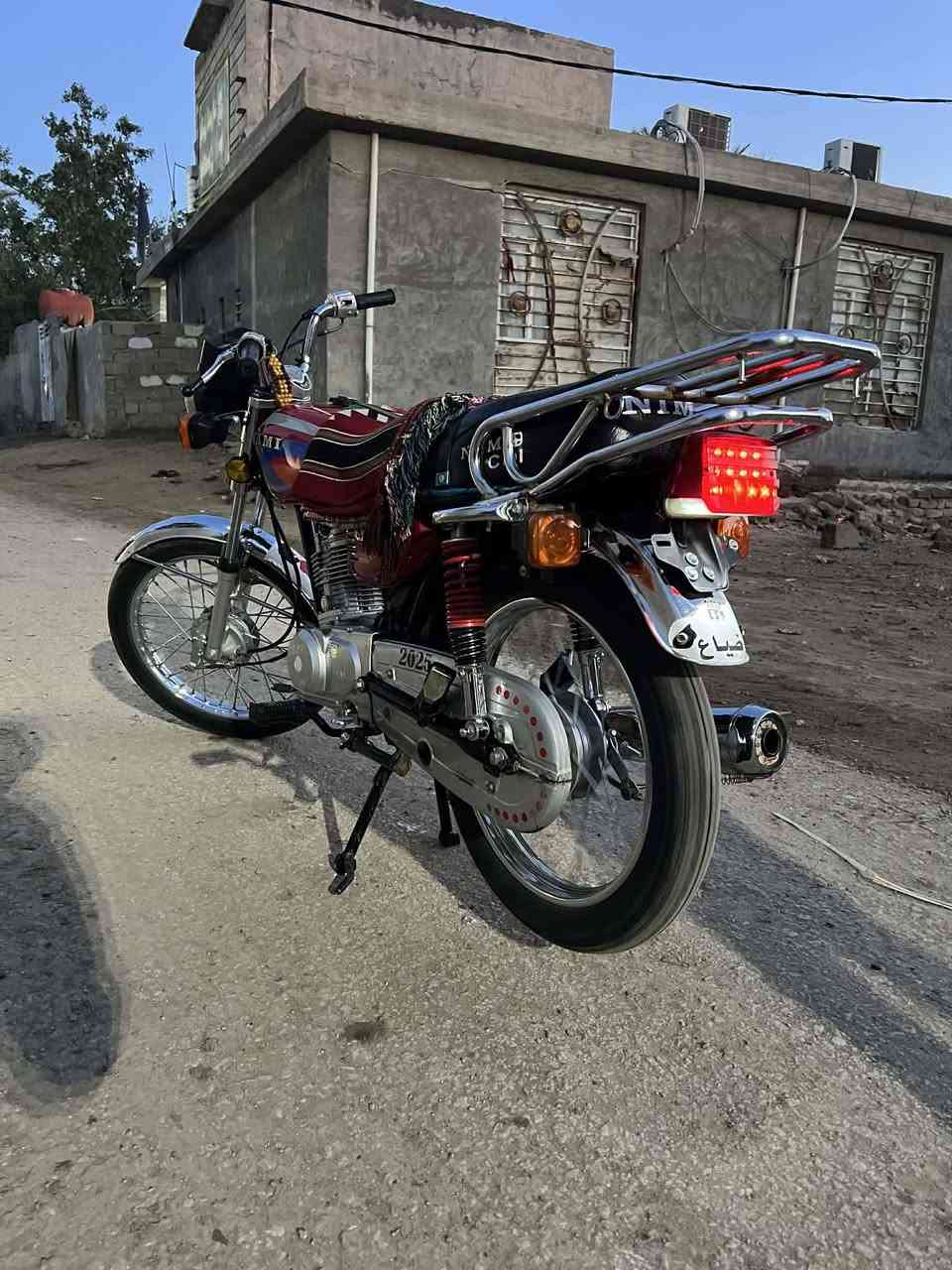 سلام عليكم دراجه البيع نوع نامه متياز مديل 25 اوراق  سكنر  دراجه كلشي بيها شغال دراجه الون الميزز 🍅 الدراجه احله من الصور مكان الدراجه كربلاء طوريج السعر 650 بيها مجال الشراي  ودللل وهاذا رقمي ***********
