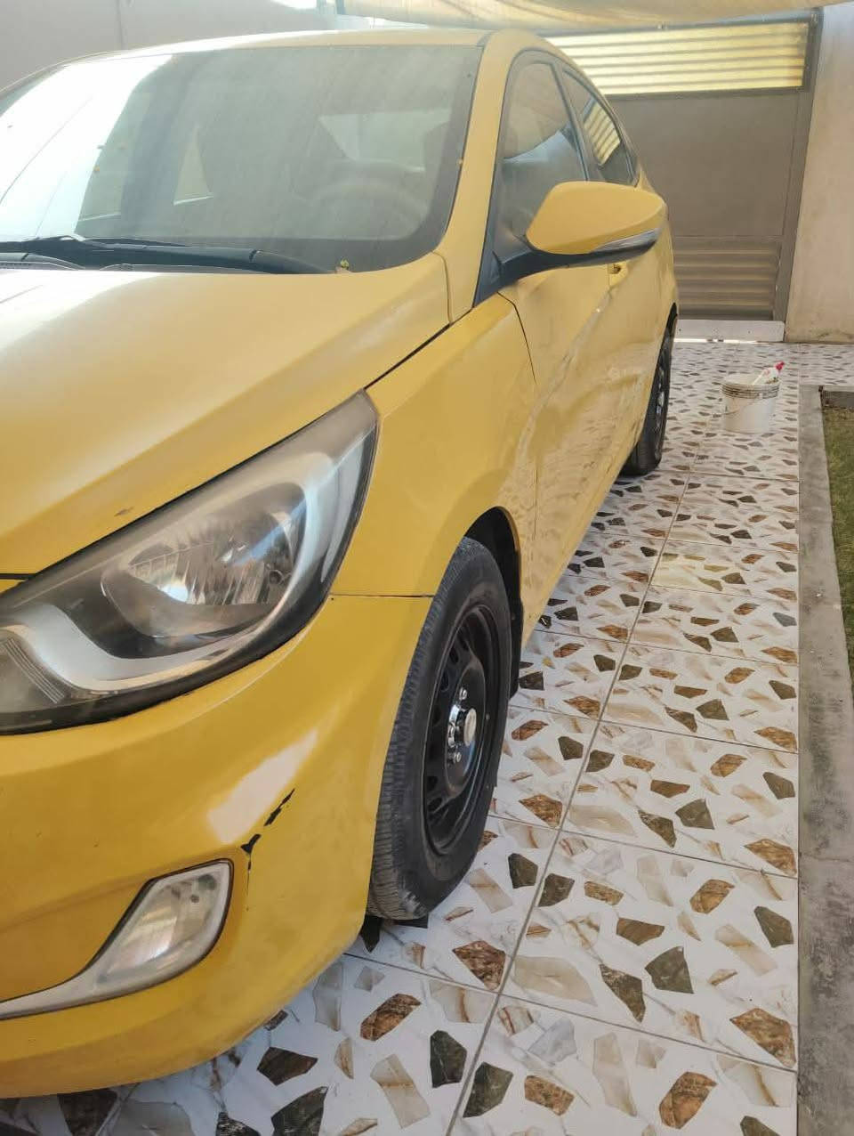 اكسنت خليجي موديل ١٥ بسمي رقم بغداد انكليزي سنويه وهزه جديده مصفره هيئه وغرامات مكينه ١٦٠٠ جاهزه للأخير بيها جاملغ أمامي مبدل بدون دواخل مكينه شرط تخم تاير جديد ب٩٥ وبيها مجال بسيط للتواصل صبغه وحده شرط***********
