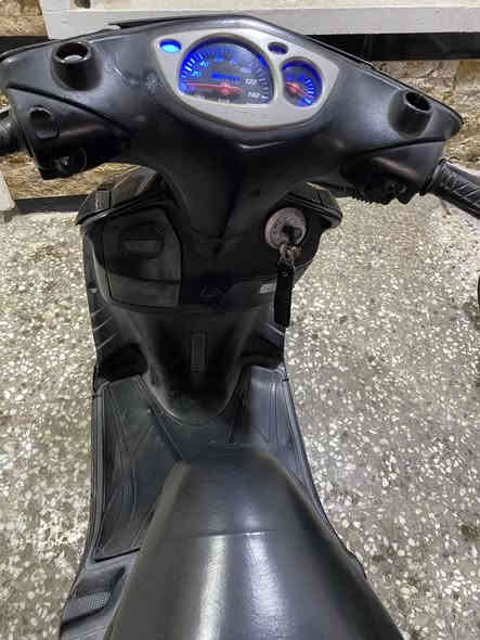 سلام عليكم سكنس نثيه للبيع دراجه خير من الله نكره بكل وقت لدراجه كامله مناقصه شي لدراجه نضيفه صالنصه  رياضي🔥+صالنصه بلاديه موجوده كهربائياته كله شغاله لا تبخير ولا تنقيص امانت الله(نقصه بس قفل جنطه)سعره 575وبيه مجال بصيط مكاني بغداد غزاليه شارع لمشجر *********** بي وتساب
