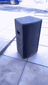 للبيع 3 أزواج سماعات مكان بغداد الاتصال عل رقم ***********
