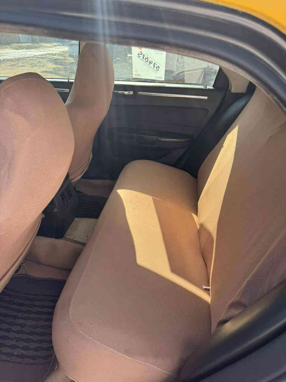 السلام عليكم شباب
للبيع اوباما 2010بسمي 
مصفره هيئه وغرامات 
مكينه جديده كير جديد 
حداديه قبل شهر سويتها 
تخم تاير جديد
تبريد تدفئه 
مكينه 3500 
مانع انزلاق 
اي بي اس 
خطها بغداد...كوت 
مكاني بغداد حي الجهاد 
سعر 115وبيها مجال بسيط 
حادثها جاملغ وبنيد وعندي سونار ***********
