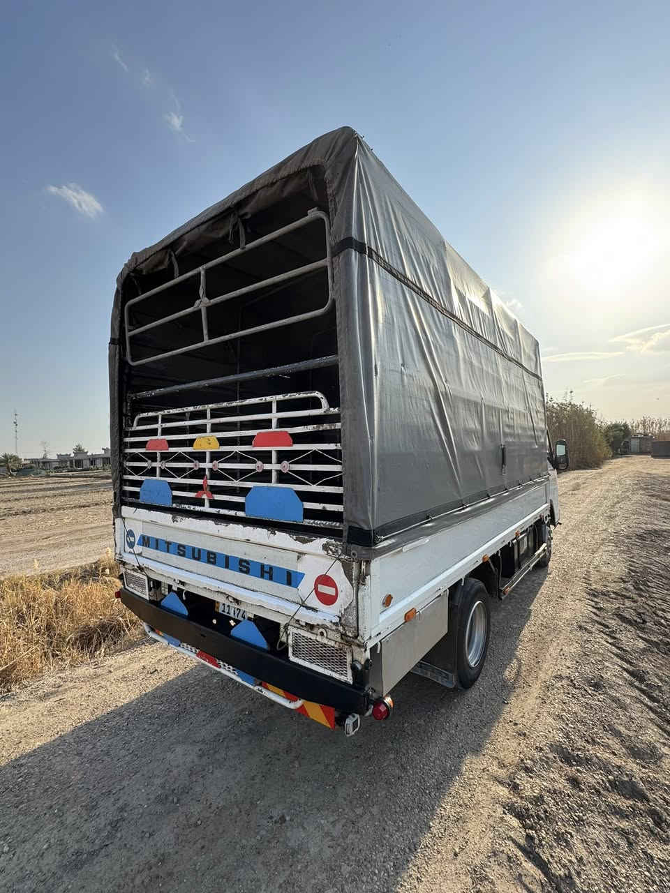 سلام عليكم البيع كنتر 2009 سياره حلوه ومرتب كامله سعر [ 175 ] وبيها مجال  مكان سياره بغداد الطيفيه   

     [ *********** ]   [ ***********  ]
