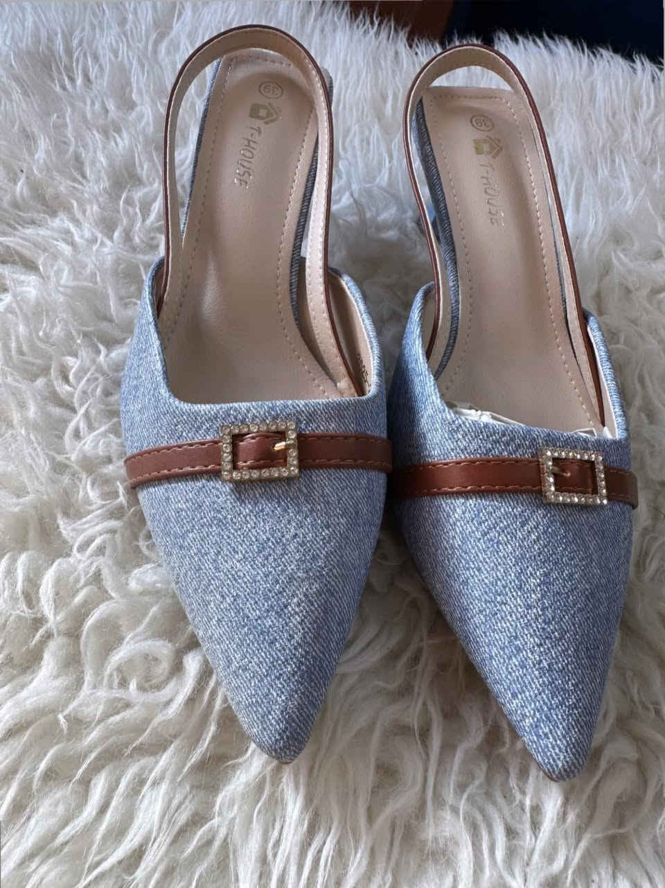 وصل الجمال قطع تمووووت 🔥🔥
حبايب البضاعه الي وصلتني فقط قياس ٣٩،٤٠،٤١ وقطعه وحده ماروني قياس ٣٨ 

 و  الاسعار ١١،١٢،١٣


**إذا كنت صاحب هذا الإعلان وتريد حذفه لأي سبب، رجاءا أرسل رسالة إلى الدعم الفني**