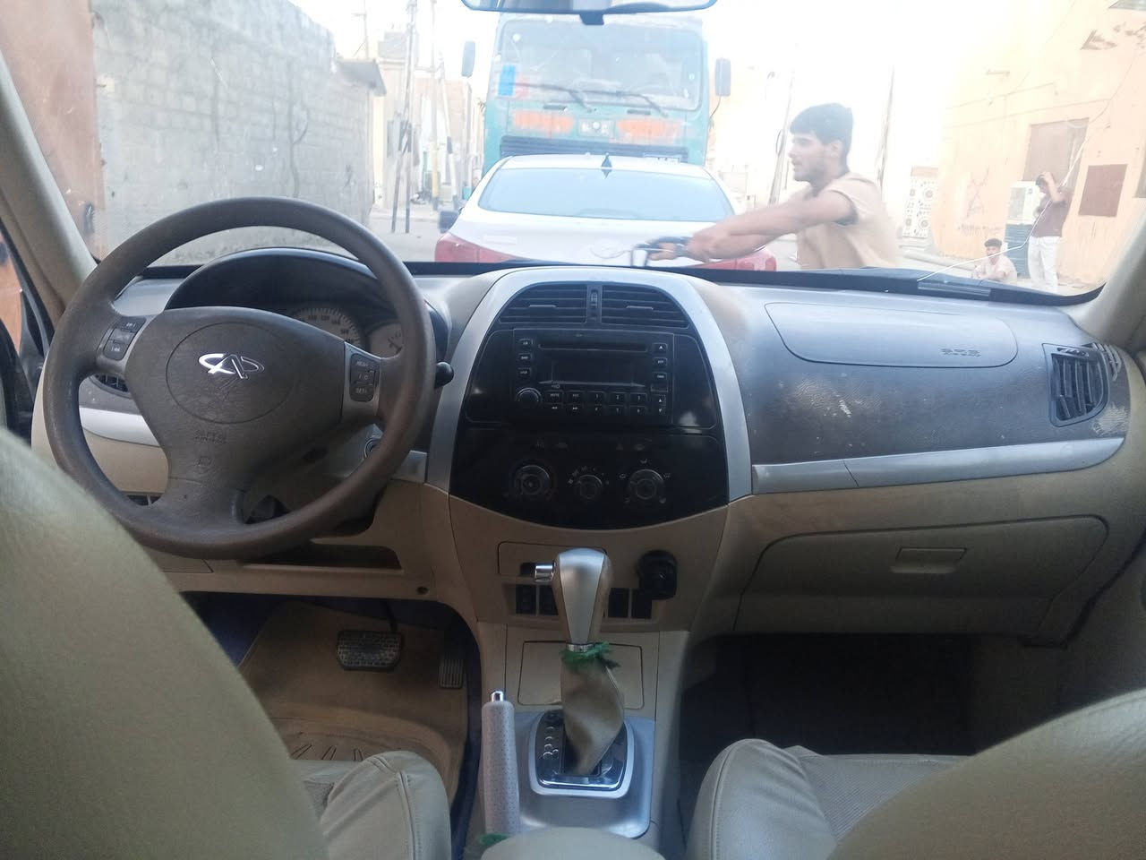 سلام عليكم سيارة تيكو حلوة ونضيفة رقم بابل بسمي تبريد شغال تخم تايرات مكينة حلوة كير ميكانيكي المرغوب يخبل ونضيف كشرهة مكفول من معجون وصبغ فقط شوية كبالك بيهة دحجات قليلة باتري جديد كهرباءيات كلهة شغالة كلشي يشتغل لايتات شرط دشبول كشنات جدد 
مديل 2011
مكان نجف الااشرف 
رقم الهاتف ‏‪***********‬‏ 
السعر 45وبيهة مجال وشراي بيخير ويدلل
