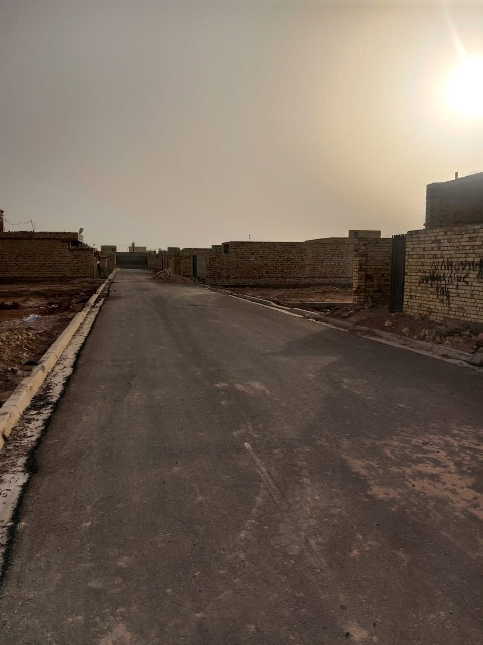 هيكل للبيع حي الموضفين بي معامله واصله لطابو ب 5الاف تبليط ماي مجاري كهرباء كلشي متوفر ***********
