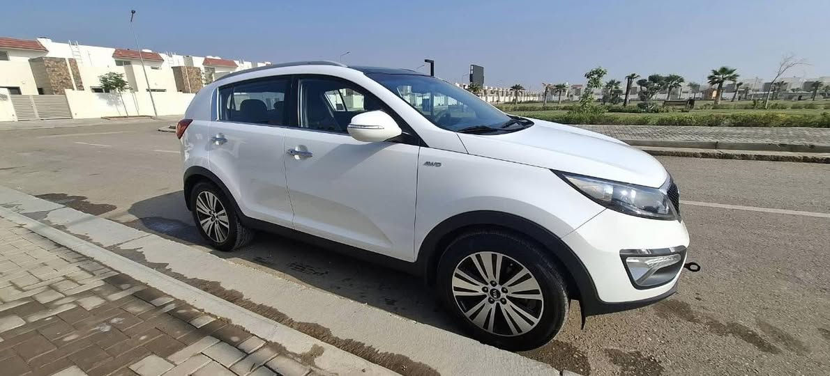 السلام عليكم ورحمة الله وبركاته عندي عملية مستعجل ع بيعتها سبورتج2015خليجي دوش محرك وا حدادية صدر واتايرات (كفاله عامة فقط بية ملاحضات بسيطة مثل شبر وانص ب جاملغ المامي شياء بصيطة (السعر 135بية مجال اليحب ياتصل ع الرقم ***********
