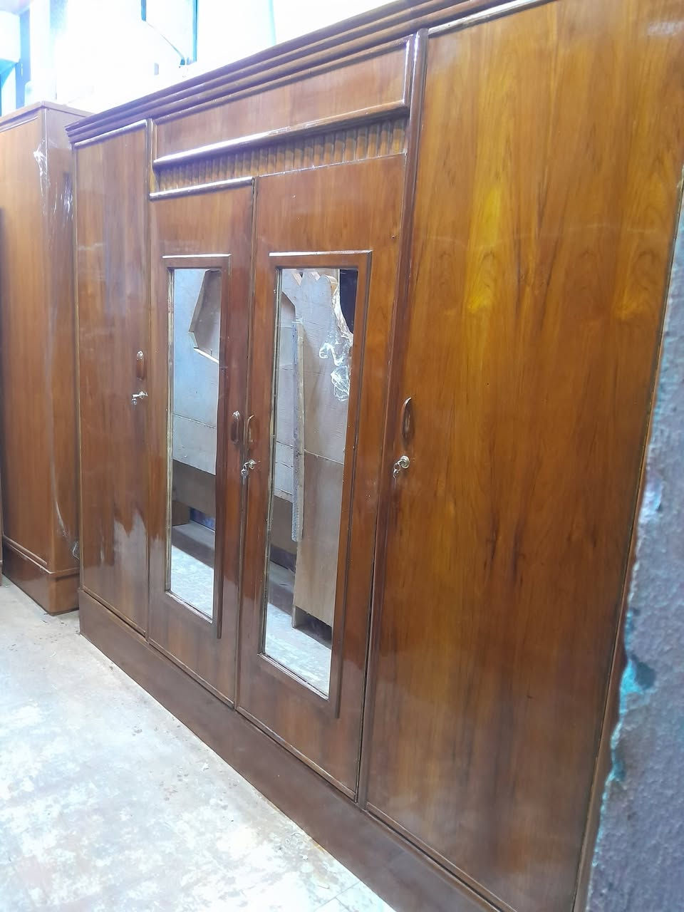 كنتور ابو الربعه نجاره البيع السعر متين وربعين الف وبيه مجال الحله ابو غرق حي حسين وتساب او تصال ***********مصطفى النجار
