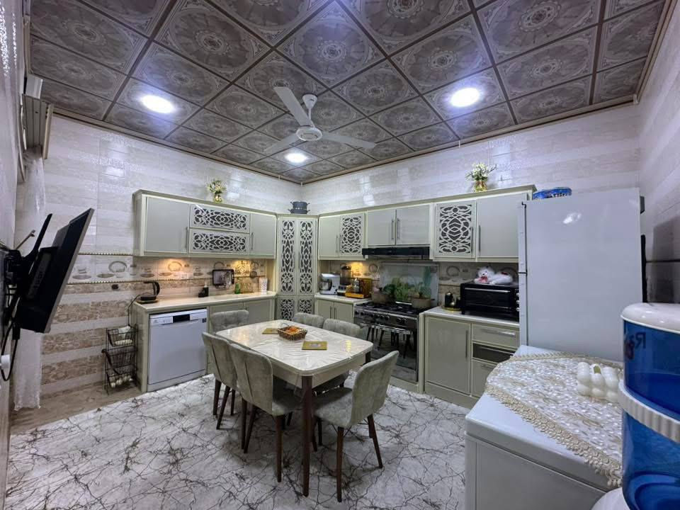 دار للبيع👈 100 متر
طابقين ونص يحتوي على ثلاثة غرفة نوم واستقبال ومطبخ وصحيات وبيثونه
طابو صرف👈 بسم شخص واحد
السعر 115 مليون وبيه مجال
العنوان حي العسكري خلف جامع سداد برزنجي

للاستفسار مراجعة مكتب المباني للعقارات والمقاولات العامة او الاتصال على الارقام الثالي

*********** محمد ابو جنيد 👈 واتساب وما سنجر

***********  محمد

نتشرف بزيارتكم للمكتبنا واستقبال كافة عرضاتكم تجاري وسكني في كافة أنحاء محافظة كركوك

عنوان مكتبنا حي العسكري مقابل جامع المعراج
