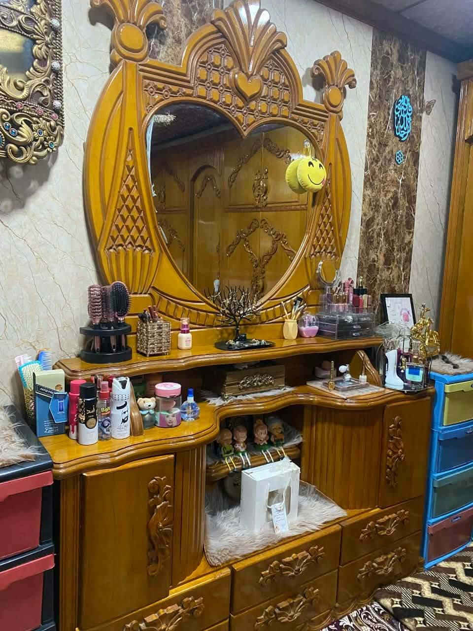 غرفه صاج ثقيل نضيفا ٩٠ بل ميه صاج تكمه ٩٠٠ وبيها مجال بصيط ***********

