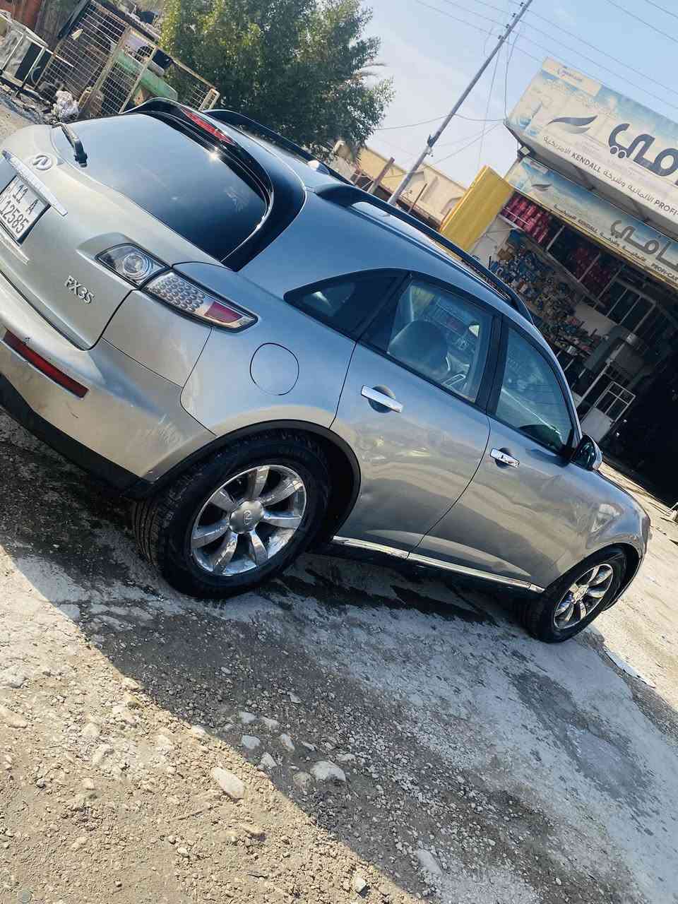 السلام عليكم ….للبيع او المراوس
انفنتي fx35 موديل 2008 
….
رقم بغداد جديد الدولي ب اسمي 
تحويل مباشر 
محرك مكفول 
كير مكفول 
تخم تاير جديد 
باتري جديد 
حدادية امامي خلفي جديد 
السيارة جدا نظيفة 

فول مواصفات 1/1 
فتحة سقف 
مقاعد كهرباء 
مقاعد جلد وتدفئة 
تحكمات كامل 
تبريد مركزي قطعتين 
شاشة 
كامرة 
تحكات ستيرن 
ستيرن صعود نزول كهرباء 
4 جام اوتو 
ومواصفات اخرى ما ذكرتهن ..
السيارة فول اعلى فئة 

السياره نواقص بسيطه تنزل من سعر 
مشط + غاز تبريد 
مكان السيارة كربلاء / حي العباس 
السعر 85 بيها مجاال بسيط 

هـ/***********
