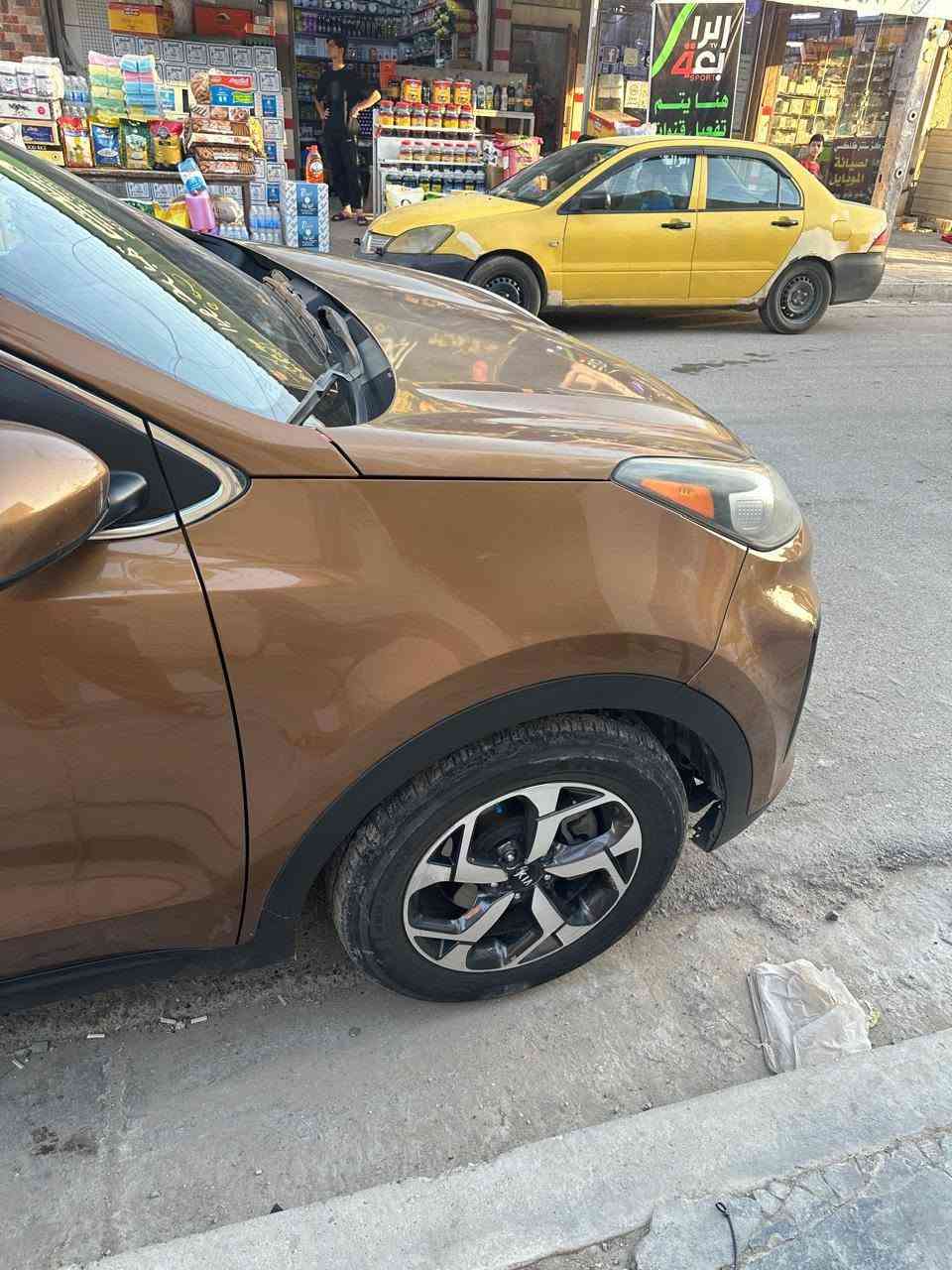 السلام عليكم
كيا سبوتج 2020. وارد امريكي    حادث امريكا   بنيد مبدل نفس الون  وجاملغ الايسر بارد ممبين  
 سياره ماشيه ٥٧.  سياره  باسمي تحويل مباشر 
بيها جاملغ الخلفي شي كلش بصيط  بارد 
ومكانات تكحيل  بصيطه. رقم بغداد  
تحكم ستيرن 
تبريد قطعتين ثلج 
مانع انزلاق
تحديد مسار
حساس امامي 
كامره خلفيه دواره ٣٦٠ 
مكان بغداد حي بتول
السعر .....       ١٧٤. وبيها مجال حك جيه 
غير متواجد ***********
