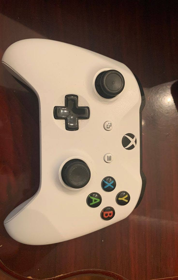 Xbox One مرتب ونظيف،
يجي وياه حساب بيه 30 لعبه
مرتب ونظيف
كامل الملحقات والكيبلات بدون شخط، 
الجهاز نظيف، كلشي تمام، وتكدر تلعب أوفلاين و أونلاين عادي.
للمراوس


**إذا كنت صاحب هذا الإعلان وتريد حذفه لأي سبب، رجاءا أرسل رسالة إلى الدعم الفني**