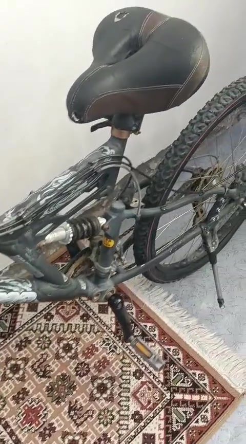 سعر الباسكل الرياضي 60 و بيه مجال 
و الصغير 30 و بيه مجال 
الرقم: ***********
