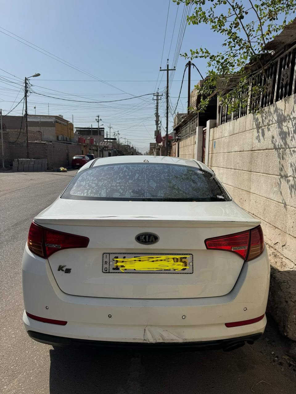 السلام عليكم اخوان كي فايف ٢٠١٣ اللون ابيض باسمي السياره رقم بصره انكليزي الجديد سنويه جديده كير مكينه تبريد كله تمام المدكر الخلفي ضربه خفيفه ومسوينه ماتبين السعر المطلوب ١١٠ وبيهه مجال بسيط الاتصال عله الرقم ***********
