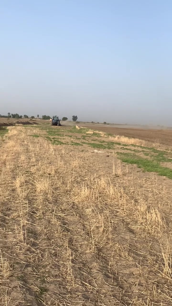 السلام عليكم
من رخصت الادمن  للبيع او مراواس  بحجم ازغر مكين نيوهلند حجم 140 TN نص اوتماتيك كير عصا  مكينه خير من الله جاهزه للعمل مباشر ما ذب عليه ولا الف   موديل 2007 رقم اربيل وكاله عامه تحويل مباشر  مكينه كل نقص ماكو  كهربائيات  شركه تبريد ثلج. تخم تاير باكيت  
+ دسك 24 جديد ما مشغل  شي بصيد تفاصيل اكثر ***********. او
***********9 واتساب  غير متواجد عله الفيس
