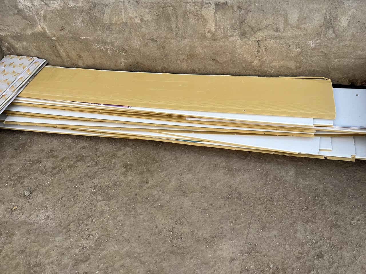 سقف ثانوي جديد بدون حديد وبلاستك جداري البيع ومناسبات ***********
