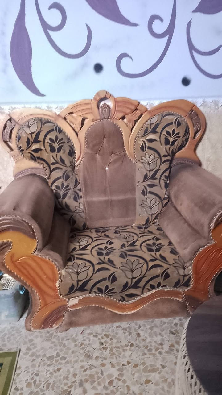 سعره ٣٠٠ للبيع مكان الزعفرانيه  الرقم 
***********
