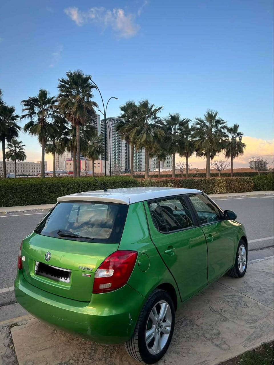 سكودا موديل ٢٠١٣ يه ك پارچه و نيو سبوغي هه يه بي ارباگ  سفري هه ولير سياريه كي زور خاوين بي تعديل رقم باريك سعري فروشتن ٧٥ ورقه ژماره موبايل *********** أربيل, العراق
