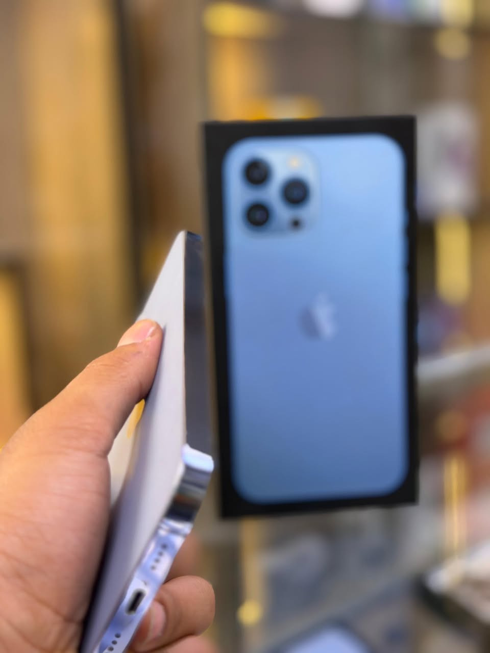 🔥🔥اقوه عرض 🔥🔥
ايفون 13بروماكس    لون مميز بحري لحلو  ذاكره 256 بطاريه88🔋 نموذج M كارتون 
 ممبدل بي شي مع ضمان 5 ايام  نضافه 100‎%‎ زلغ ما بي يخبل وتر بروف كامل ملحقاته الجهاز نضافه كانما فاتحه من الكارتونه بلحاسبه كله نورمال  
مكاني  كربلاء تحت جسر باب طويريج منفذ ابو حيدر للمبايل
☎️*********** 
سعر 695الف
