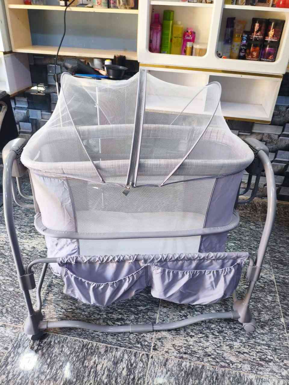 السلام عليكم كريكوت طفل كهربائي ماركة ماستيلا الكتروني مواصفاته هزاز موسيقى موقت يتكبر ويزغر. *********** ناصريه السفينه شارع الشهيد ضياء
