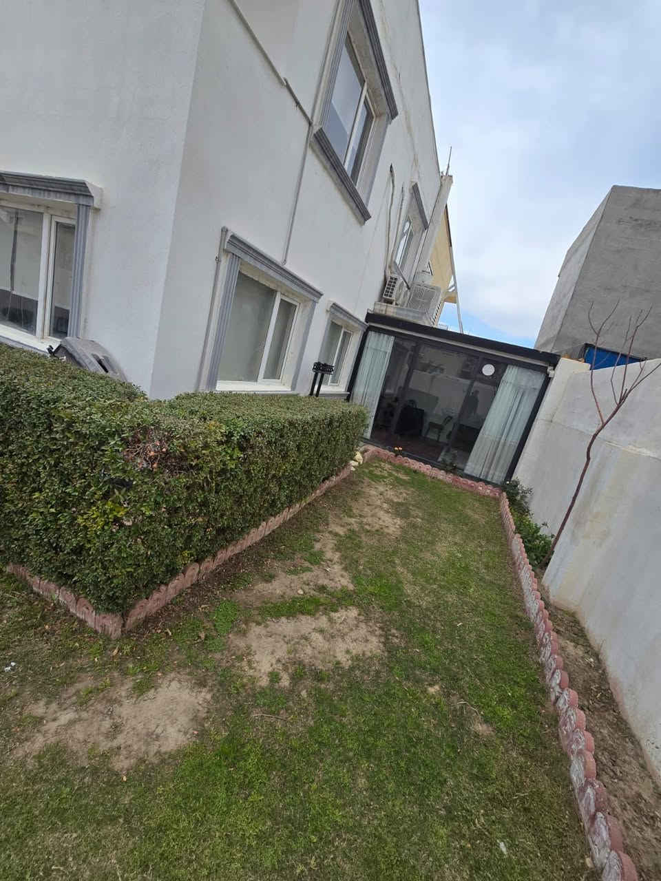 بيت #موثث للبيع في أربيل مجمع اوزال ستي
المساحه 172 متر
3 غرف نوم 

#بالتقسيط_شهري_250_الف

بمقدمه وأقساط طويله المدى 

خدمات المجمع كل من ماي كهرباء أسواق مدارس عربي كوردي جامع روضه 
مع بوابة سكيورتي 24ساعه 

موقعه كلش مميز حيوي 
10دقائق عن ماجدي مول 
5دقائق عن مدينة العاب ماجدي لاند 
ربع ساعة عن سنتر المدينة 

للاستفسار اكثر يرجى التواصل عبر الارقام 
او زيارة موقع شركتنا للاطلاع على باقي التفاصيل 

https://t.me/shamanforrealestate

#بيوت_اقساط_اوزال_ستي_بالتقسيط

***********

***********

#بيوت_للاقساط_مناسبة_في_اربيل_كوردستان

Kurdistan real estate
