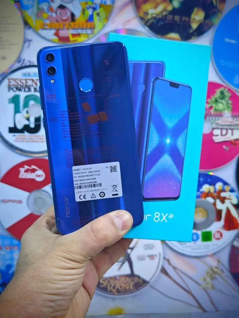 الجهاز راقي القوي يحمل كل تطبيقات والالعاب 
هونر 8x 
بذاكره 128 رام 6 بطاريه 4000 ملي امبير 
يحمل كل تطبيقات والالعاب 
اليوتيوب والفيس وبرامج التواصل الاجتماعي والالعاب من ضمنها بوبجي 
السعر  100 الف دينار 
يوجد توصيل كافه محافظات 
الفحص قبل الاستلام والضمان حقيفي موجود
العنوان 
بغداد زيونه الربيعي مقابل مول دريم ستي 
***********
***********
اغتذر اذا اتاخرت بالرد المراسله عن طريق الواتساب او الاتصال بالارقام المذكوره ... وشكرا بغداد, العراق
