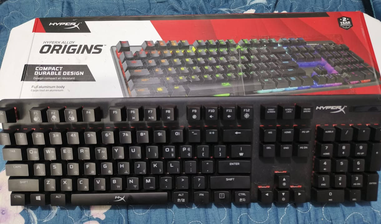 كيبورد هايبر اكس اورجنز
ميكانيكي سويتچ احمر 
هيكل المنيوم 
الحالة جديد اوبن بوكس 
نقص الكيبل 
السعر ما اعرف و بحث على صفحات المتاجر ما عارضين مثلة حتى احكم عليه، لكن في الموقع الالكتروني الرسمي للشركة سعره تقريبا 110 دولار ، اكتبوا سعر للراغب و ان شاء الله متفقين
توصيل متوفر لكل العراق


**إذا كنت صاحب هذا الإعلان وتريد حذفه لأي سبب، رجاءا أرسل رسالة إلى الدعم الفني**