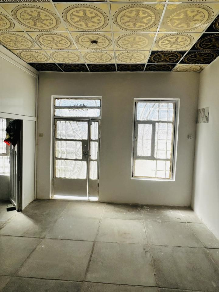 السلام عليكم
بيت 200 متر طابو زراعي سند 25 باسمي بي رقم بلديه ومعاملة تطويب كامله 
بناء 100 وحديقه وطارمه 100 
غرفتين صاله مطبخ ممرات 2 حمام وتواليت داخلي وحمام وتواليت خارجي 
جاهز للسكن البيت ونظيف جدا وفارغ مامسكون البيت 
المنطقه خدمات كامله مجاري كهرباء تبليط 
السعر 57 مليون
العنوان حي الامين الاول شارع التنانير تدخل بي 3 فرع على اليمين
للاستفسار الاتصال ***********
