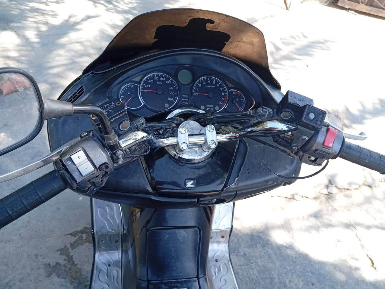 السلام عليكم فورزه 08 للبيع بيهه عطل بل جويتر يخربط تشتغل وتكطع نار موديل 2017اوراق كاملع شرط المكينه ما مفتوحه للبيع او مراوس مكان بابل الهاشميه ملاحضه الكفر مكسور اثر تخريب *********** السعر 500وبيهه مجال حك الجيه
