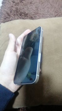 آيفون ١٢ • ١٢٨ • شاشة محروك