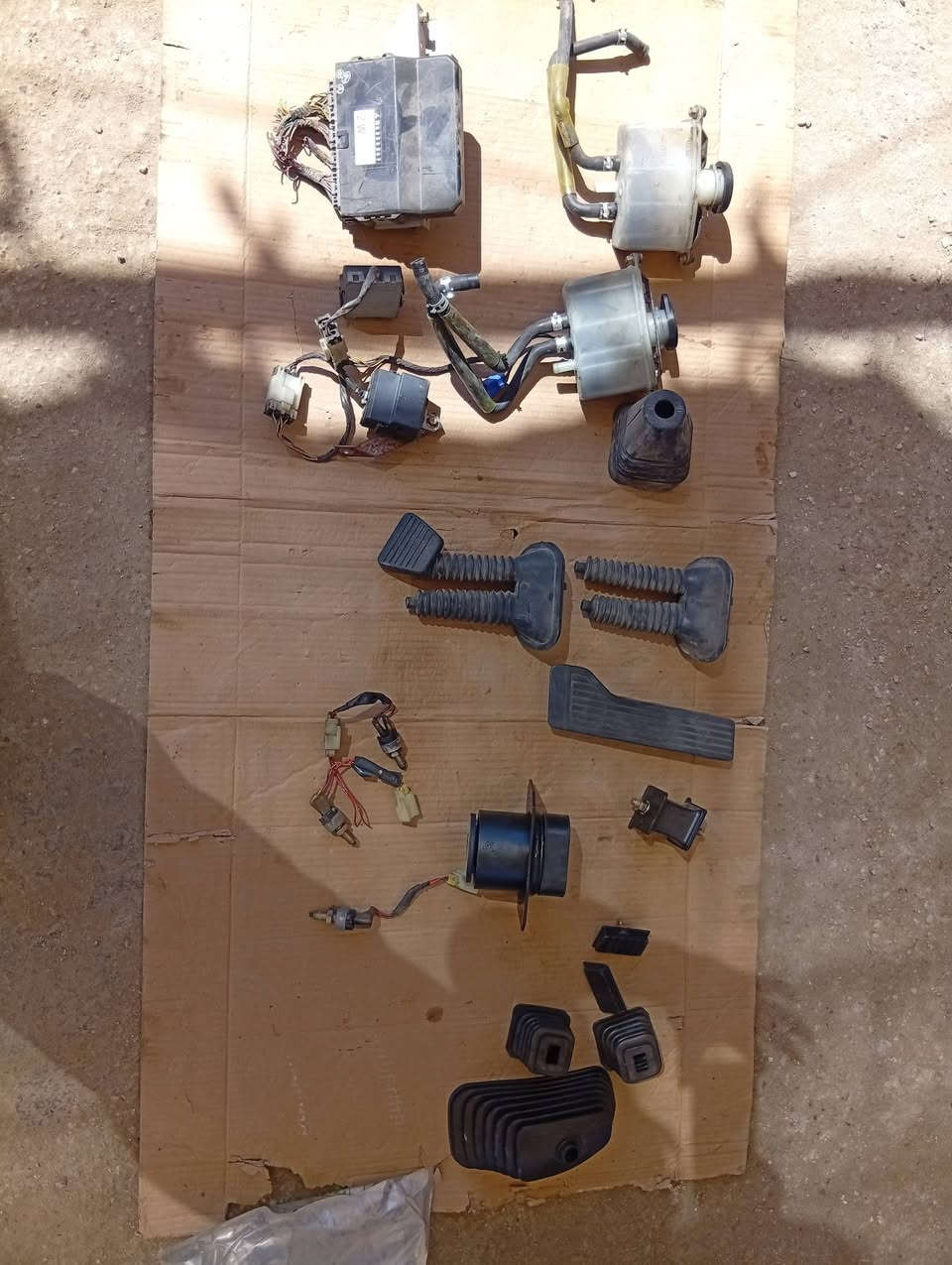 كماليات كنتر بزون ادوات احتياطيه كنتر العنوان ذي قار الرفاعي الشارع العام الاتصال  ***********/***********
