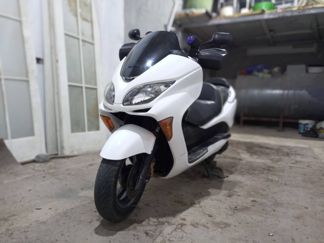 هۆندا فۆرزا ٠٩ یابانی کرستال🇯🇵
گێر و مەکینە و کلاج و کارەبای بەشەرت⚙️
٤ مۆدی ٧ گێر   ⚙️(D.S.M.A)
 رادێتەر و پانکەی بەشەرت ❄️
شکاوی نیە  ماشاء الله لە نزیکەوە جوانترە
لایت زینۆن  نۆزل و فویلپەمپ بیلادی 
 ئیستۆپ و دیسکی تازەیە 
 شاشە و کارپلەی   ستاند و 
Mp3 ٤ موکەبەرە
سالۆنسای سپۆرت
ناونیشان  سلێمانی ***********
نرخی ١٠ گەڵا و مەعلمەلەیەکی برایانە
ئەدمین ♥️
