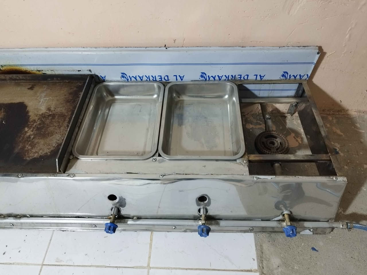 طباخ للبيع، بيه 3 عيون وگريل واحد. صارله شهر مشتغل، كلش نظيف. 

السعر: 120,000 و بي مجال
المكان: كركوك
اذا شراي راسلني كركوك, العراق


**إذا كنت صاحب هذا الإعلان وتريد حذفه لأي سبب، رجاءا أرسل رسالة إلى الدعم الفني**