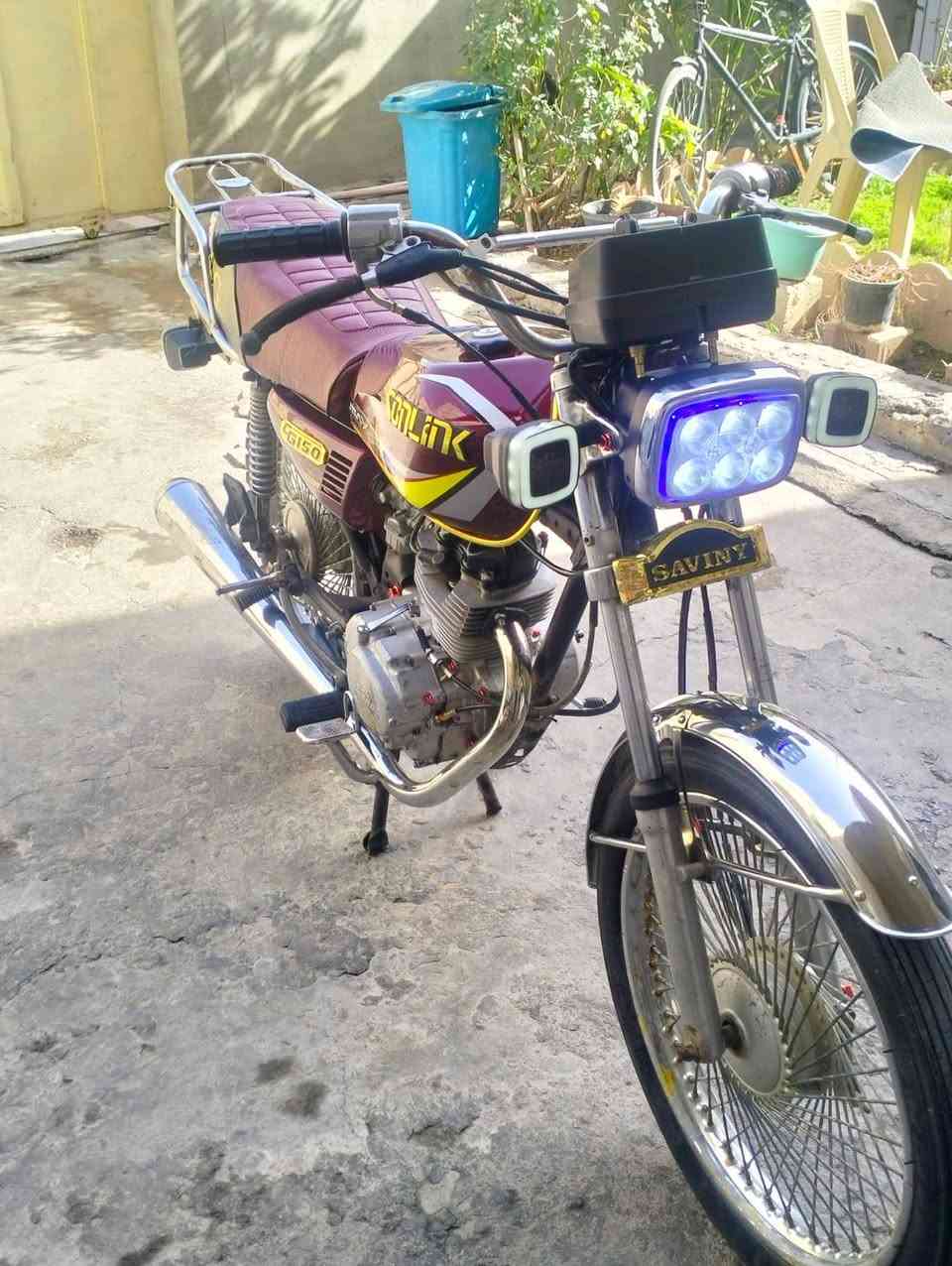 السلام عليكم دراجه للبيع موديل 2021 نضيف كلش محرك كل عيب ما بي كهربايات شغل كامل سعر 425 شراي اتصل عل رقم *********** مكاني حي حجاج
