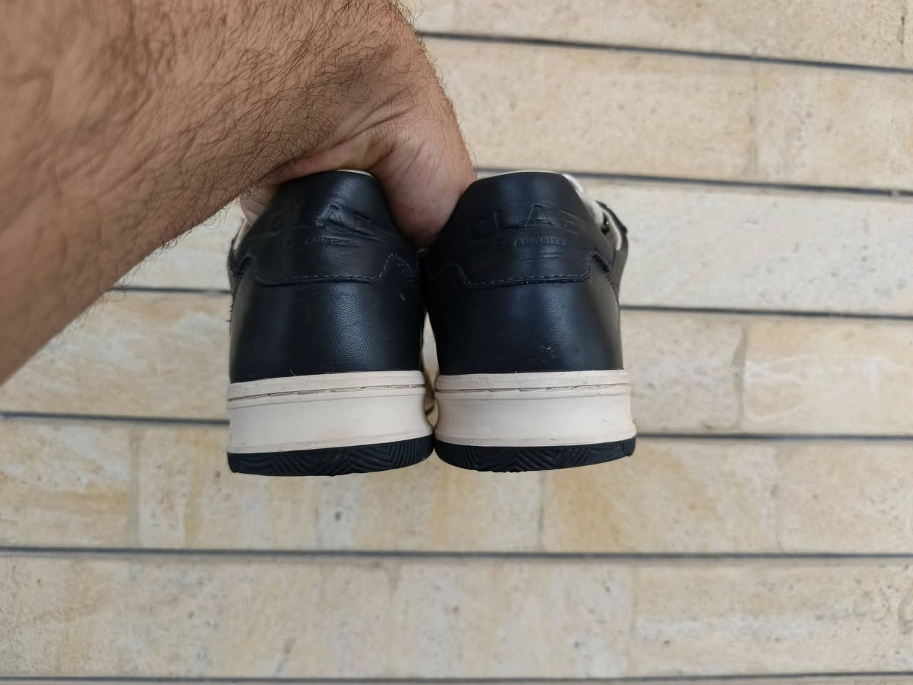 Clae malon فرنسي
جلد طبيعي لون نيلي غامق

نظافة95%
اووك
قياس43.5
الطول 27.5

للحجز
‏حصرا خاص او واتساب ***********
‏
‏انستكرام
‏
‏https://www.instagram.com/yasser_alghazal?igsh=MTB6MnM4ODV1cGgxNg==
‏
‏وهذا رابط صفحتنا ع فيسبوك
‏
    ‏https://www.facebook.com/profile.ph
