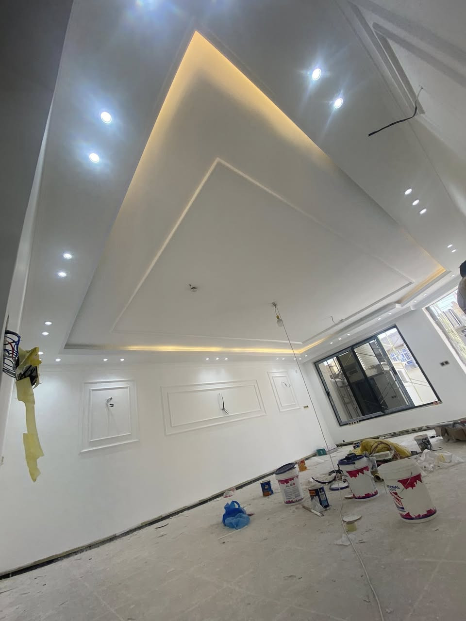 بعون الله تم انجاز ديكور صاله + مطبخ بوكس دبل سحبه واناره بروفايل باداره كادر ابو عبدالله 

ابو عبدالله 
***********
***********
