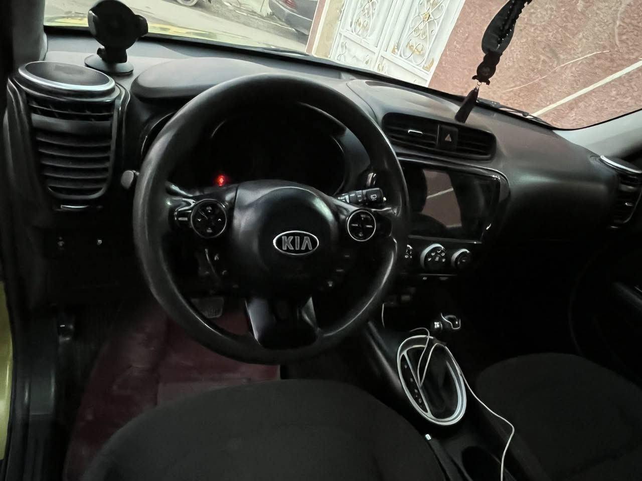 السلام عليكم للبيع كيه صول مديل 2015 شاشه كامره خفيه تحكمات صفحتين مري شفط وارد أمريكي حادث فقط جاملغ امامي ونفسه مصلح ليبل واحد السياره وجديده كل نقص ما بيهه السعر115 للاستفسار رقم الهاتف ***********
