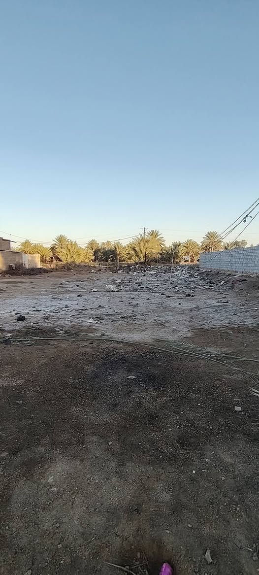 عرصه زراعي للبيع 400 متر  سند ٢٥ بأسمي المكان  حي العسكري يم حسنيت ام البنين  مشمولة بالتطويب  سعرها 10  وبيه مجال الشراي خاص او اتصال على الرقم ***********
